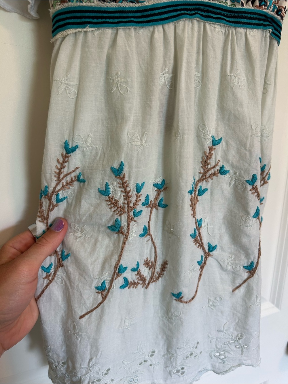 True vintage Free People White Embroidered boho Peasant Top, open back, deep V - Picture 6 of 8